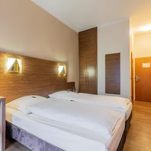 https://sport-und-tagungshotel-de-poort.dusseldorf-hotel.net